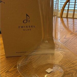 Crate&Barrel Clear Glass winds decanter   Never used